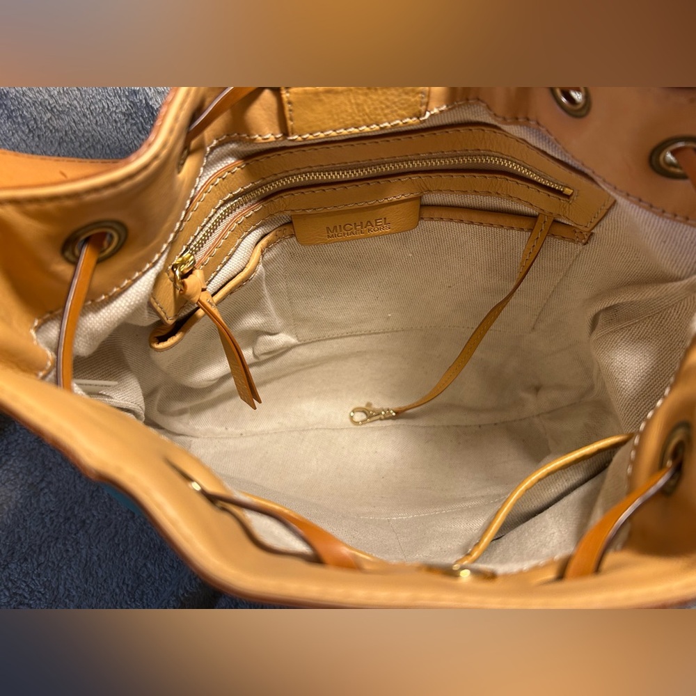 Michael Kors Griffin Drawstring Hobo Turquoise & Tan Leather - Picture 10 of 10
